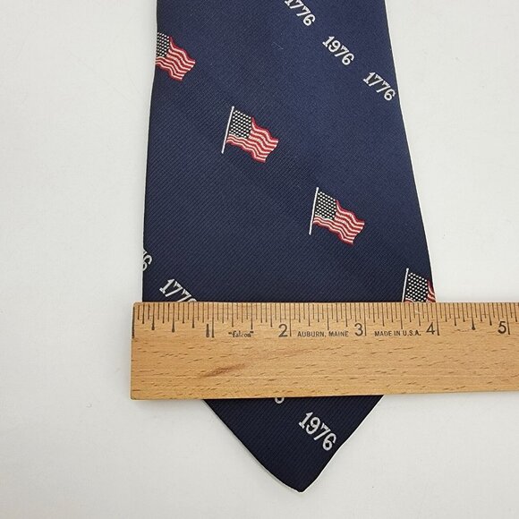 VINTAGE Bicentennial Collection Necktie Blue 1776 1976 Bicentennial USA Flag Tie - Picture 3 of 4